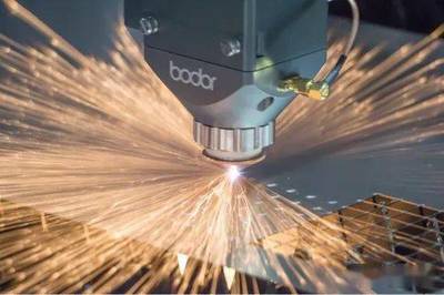 全球首臺(tái)40000W激光切割機(jī)在濟(jì)下線 激光技術(shù)的新里程碑