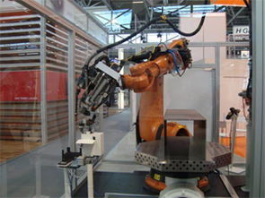 華工激光法利萊三維激光切割機 汽車制造行業的革新利器